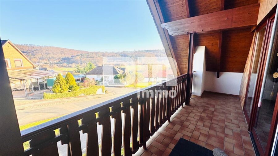 Ein-bis Zweifamilienhaus mit Anbauten auf 1.250 m² Traumgrundstück mit Panoramablick - Anbau OG / DG Balkon / Loggia Panoramablick